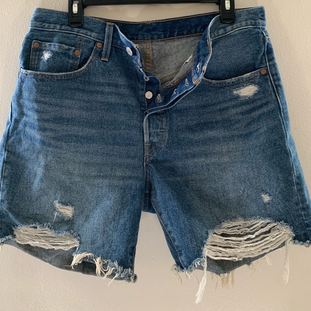 Levi’s Long 501 Denim Shorts Size 31